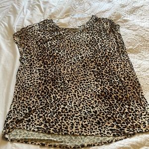 Maurice’s 24/7 brand leopard print tshirt